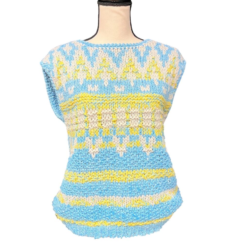 Vintage women's Wye Oaks hand knitted pastel blue dolman sleeve sweater vest M